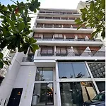 Beautiful! Brand New Apt Old Town