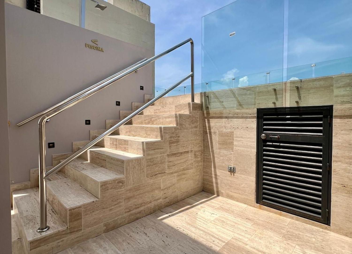 Beautiful! Brand New Old Town Apartamento