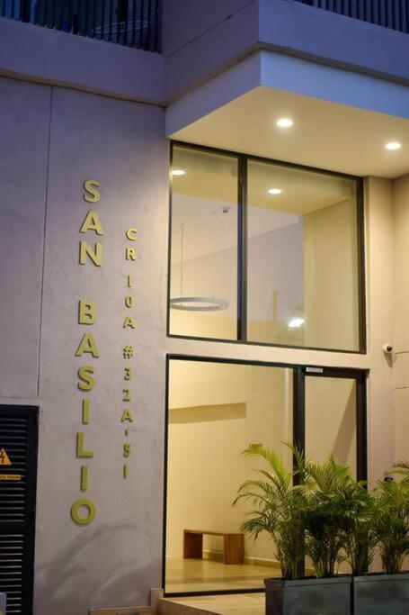 Beautiful! Brand New Old Town Apartamento