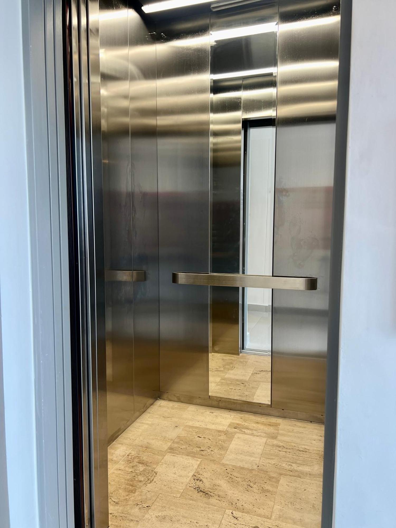 Apartamento Beautiful! Brand New Old Town *